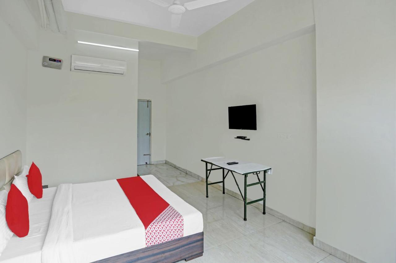 Oyo Flagship 80971 The Lime Tree Bareilly Luaran gambar